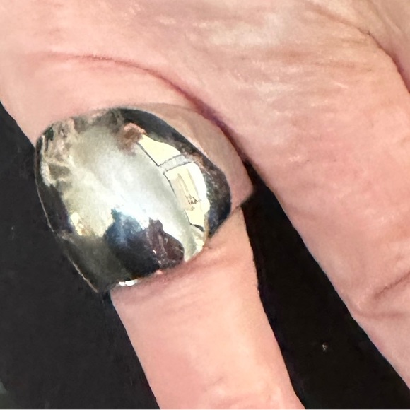 Smooth Shiny Stainless Steel Contemporary Band Ring Size 6 3/4 - Picture 9 of 10